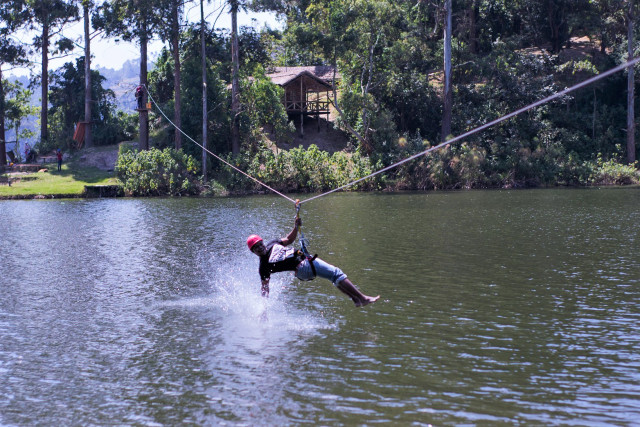 Tourist activities on Lake Bunyonyi